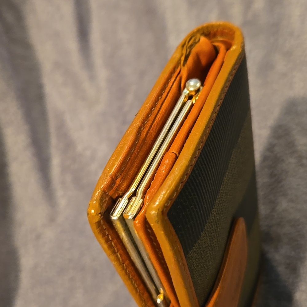 Fendi Kisslock Rehab Wallet Brown and Black Striped - Picture 12 of 16